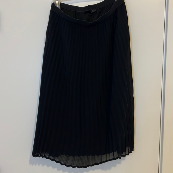 Black Pleated Skirt - Picture 2 of 5